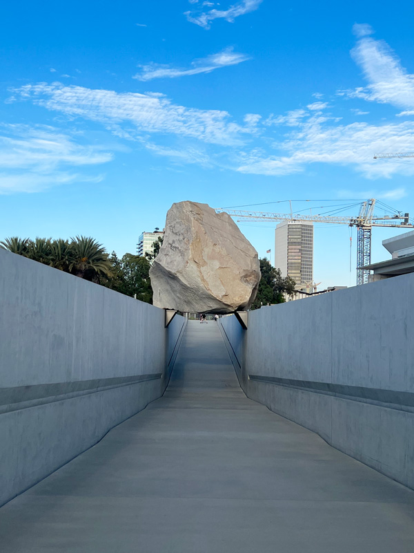 Michael Heizer, Levitated Mass